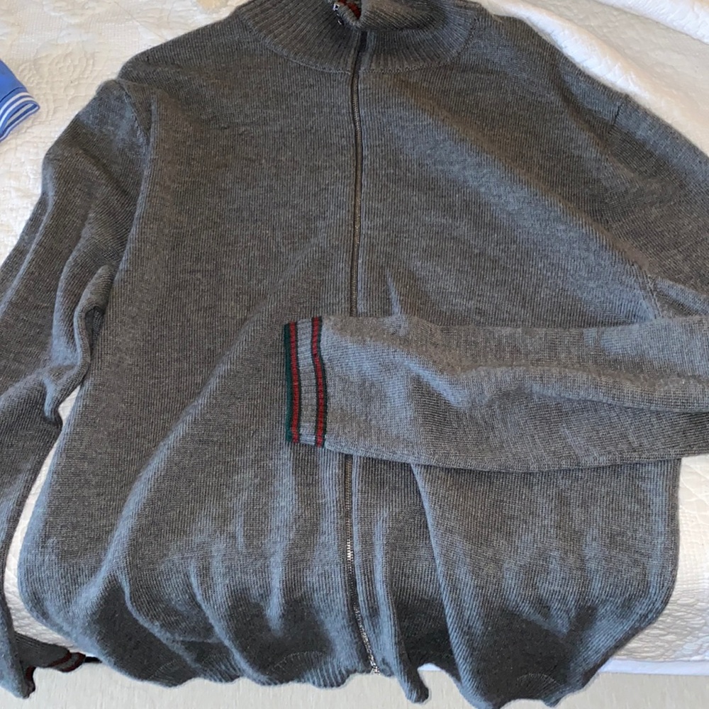 Gucci sweater Fit L or XL
